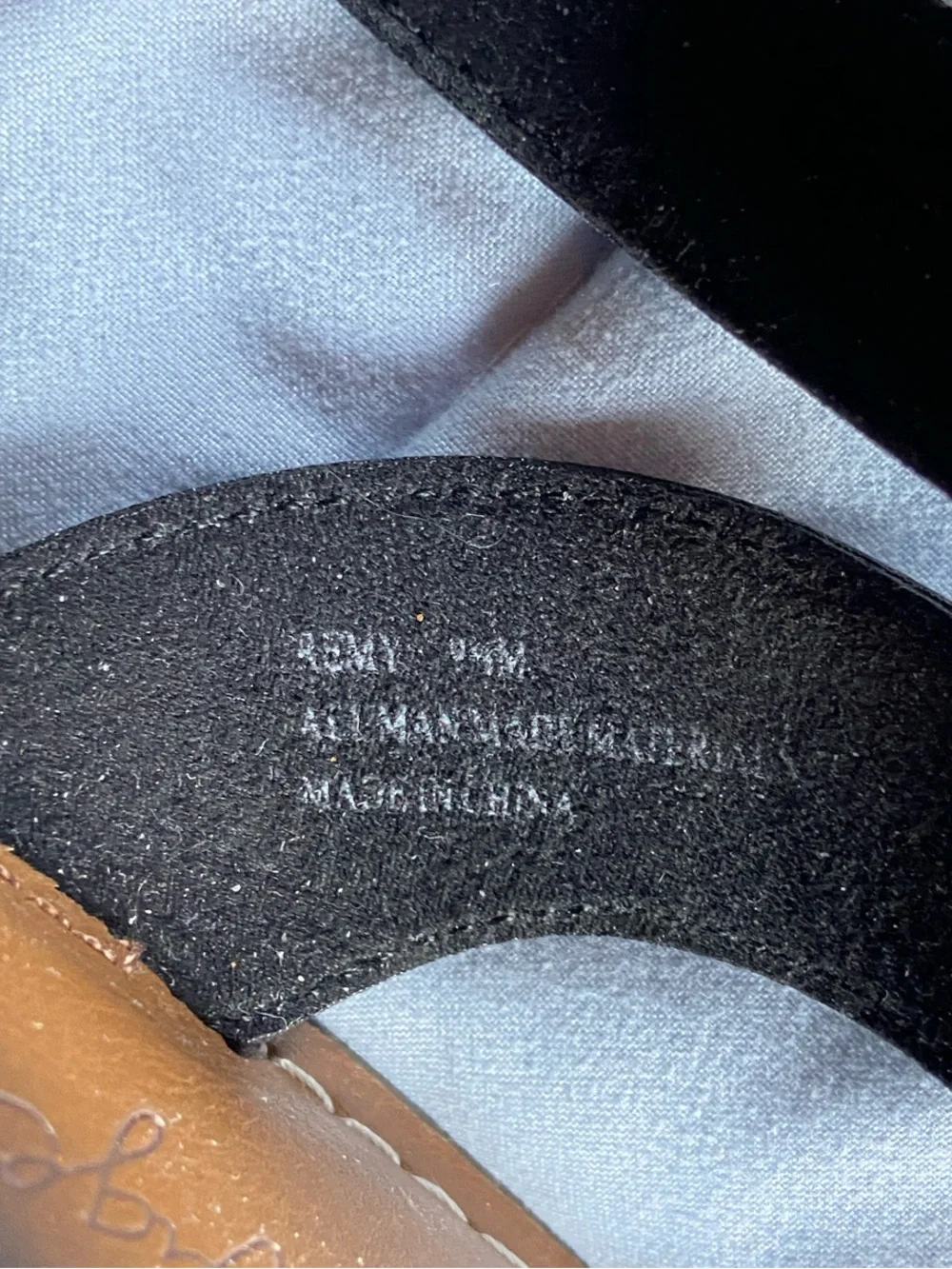 Like New Crown Vintage Black Sandals 9.5